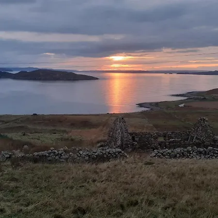 The Sleepy Crofter Glamping - Achiltibuie Hotel Exterior photo