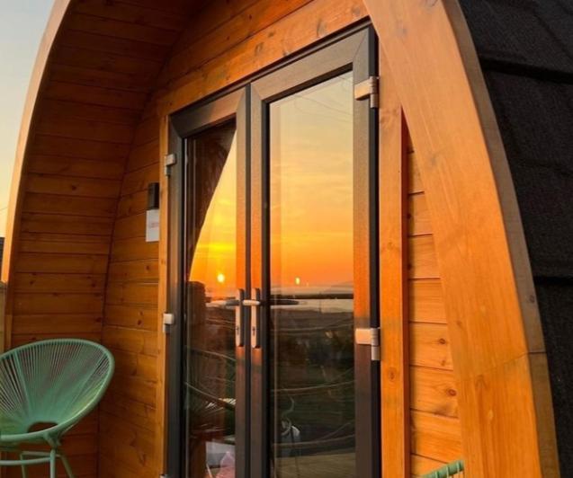 The Sleepy Crofter Glamping - Camping